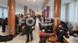 Policija u Skupštini Novog Sada
